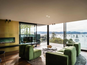 'Sydney' - Luxurious waterfront penthouse in Battery Point